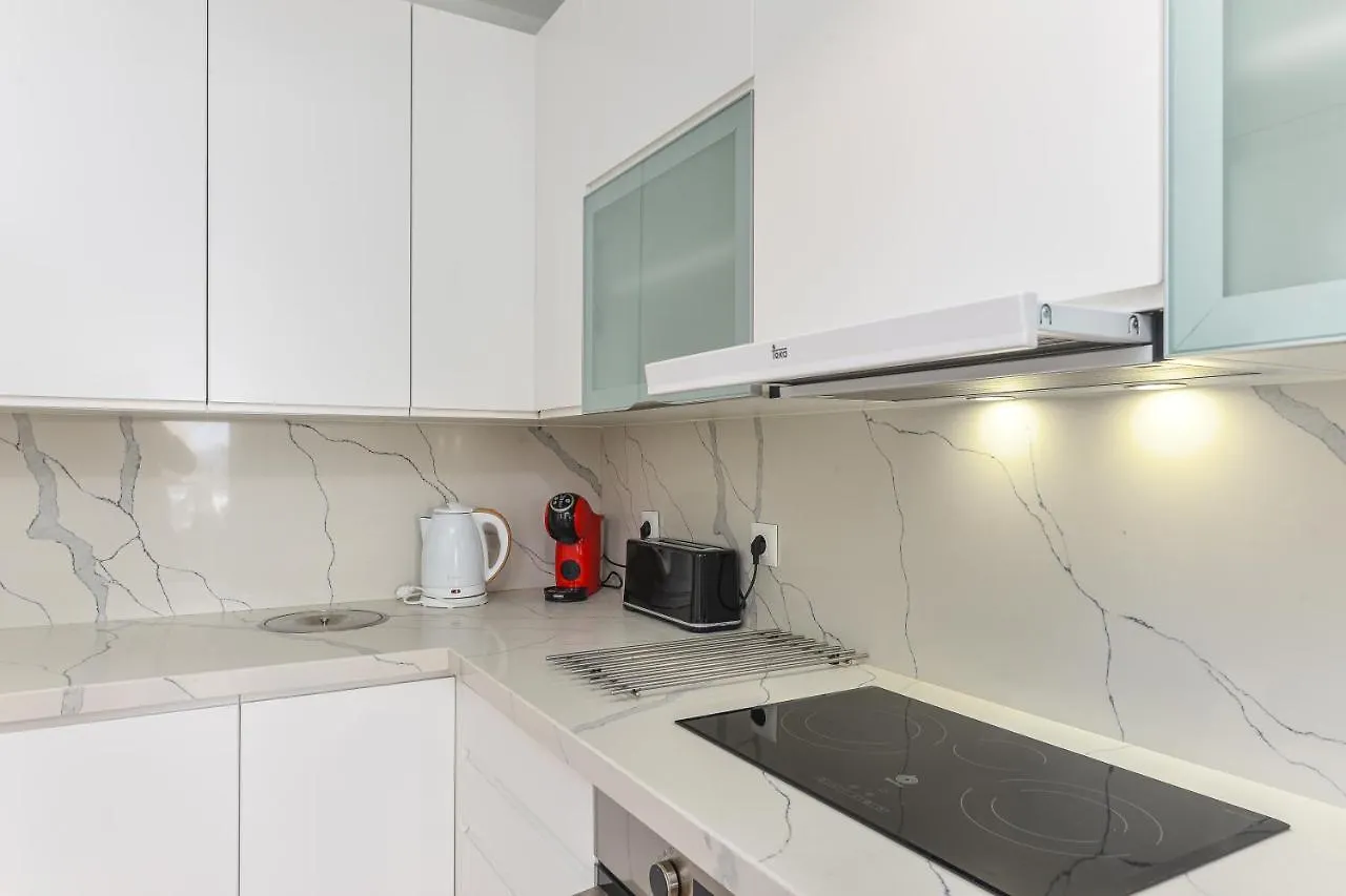 El Faro Estepona Apartment